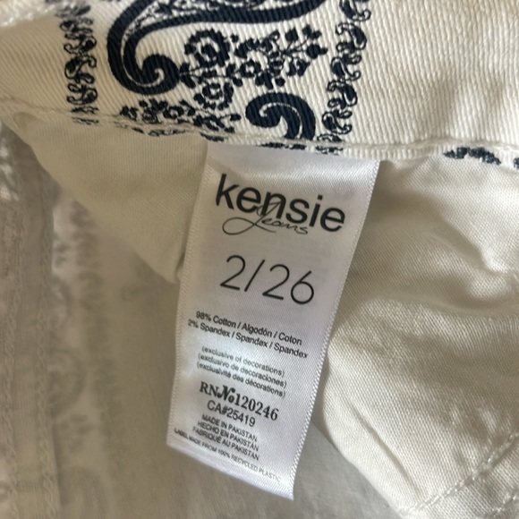 New Kensie Jeans The Ultimate High Rise Skinny Jean Bandana White Combo - Picture 9 of 12
